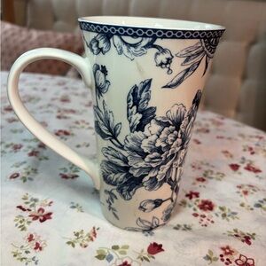 Elegant Blue and White Floral Mug